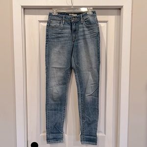 Vintage Wash 721 High Rise Levi’s Skinny Size 28 Jeans light stretch